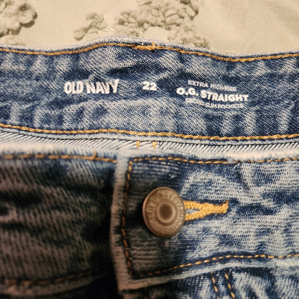 Old Navy Women's Distressed Star Patch Jeans sz 22 OG Staight - Picture 4 of 7